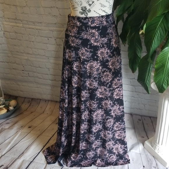 LuLaRoe Dresses & Skirts - LULAROE BEAUTIFUL MAXI SKIRT OR DRESS.